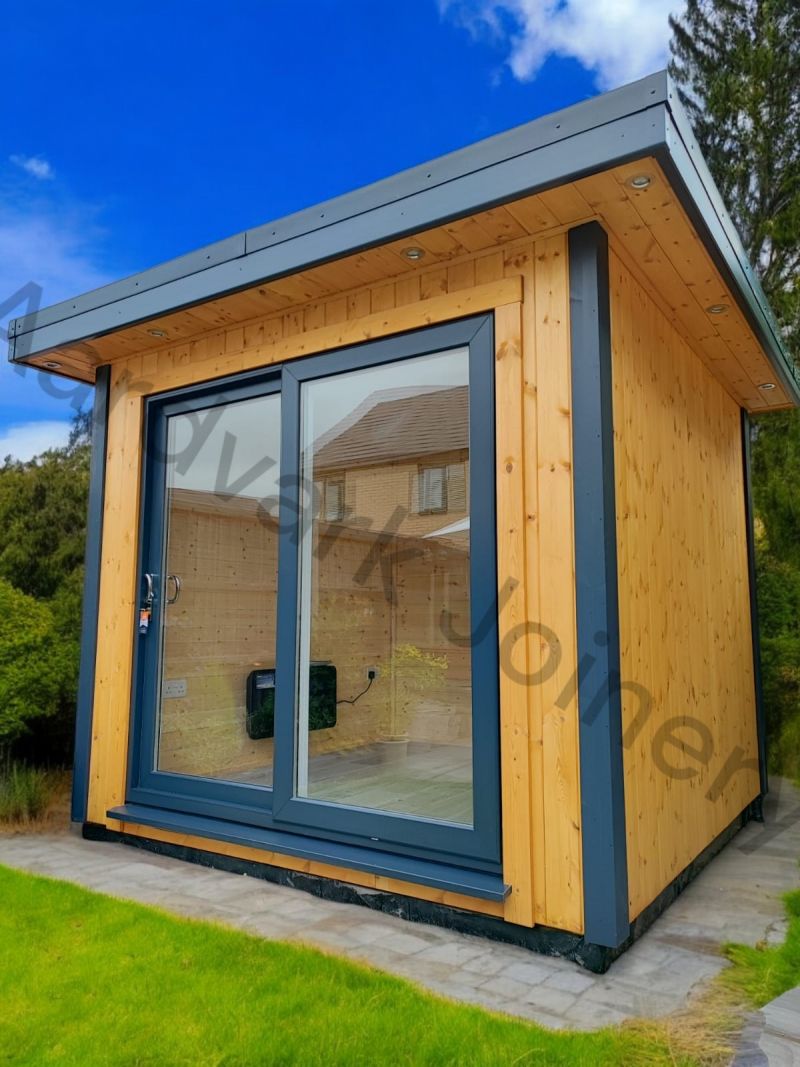 Home office, insulated office, garden room, summer house, cedar room, garden building, wakefield road show site, aardvark joinery, uber house